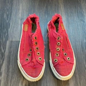 Red Canvas Blowfish Laceless slip-ons